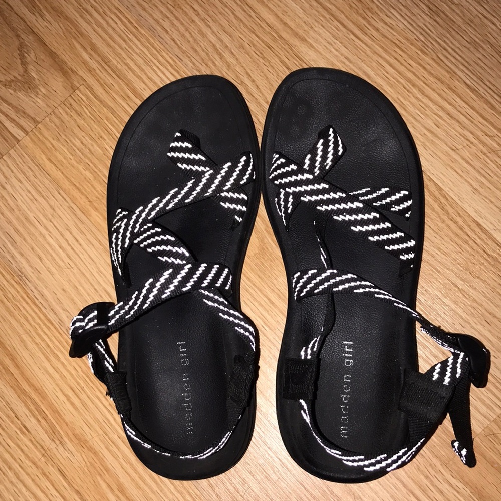 Hiking sandals